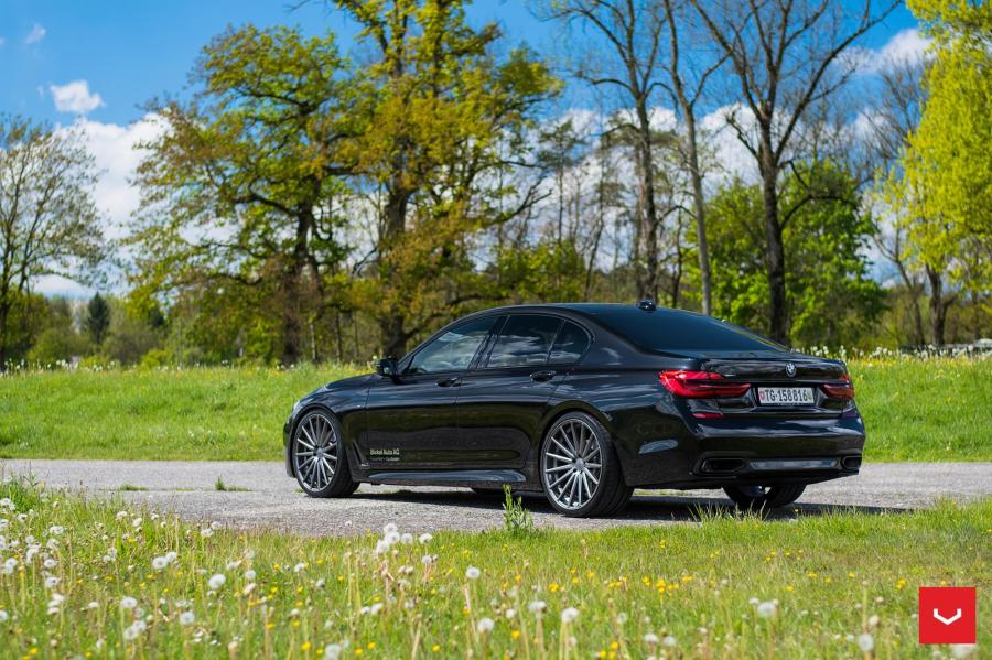  BMW 7-Series on Vossen Wheels (VFS2) 2017 года  (фото 11 из 33)